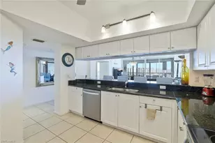 25 Bluebill Ave, Naples, FL 34108 - Photo 7