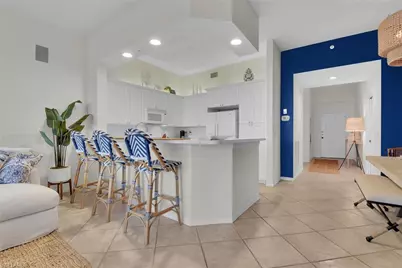 450 Launch Cir #602, Naples, FL 34108 - Photo 5