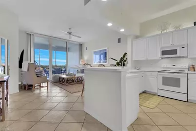 450 Launch Cir #602, Naples, FL 34108 - Photo 7