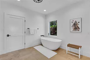 215 Mooring Line Dr, Naples, FL 34102 - Photo 25