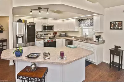 425 NW 20th Pl, Cape Coral, FL 33993 - Photo 11