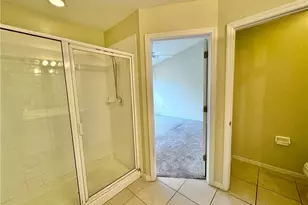 860 Hampton Cir, Naples, FL 34105 - Photo 11