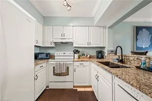 803 River Point Dr, Naples, FL 34102 - Photo 11