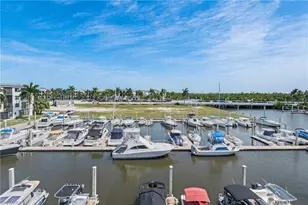 803 River Point Dr, Naples, FL 34102 - Photo 9