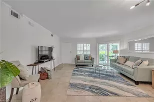 5633 Turtle Bay Dr, Naples, FL 34108 - Photo 3