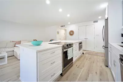 1910 Gulf Shore Blvd N #102, Naples, FL 34102 - Photo 9