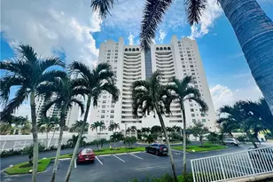 5550 Heron Point Dr, Naples, FL 34108 - Photo 17