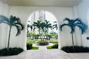 5550 Heron Point Dr, Naples, FL 34108 - Photo 3