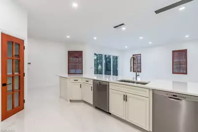 1160 8th St S, Naples, FL 34102 - Photo 23