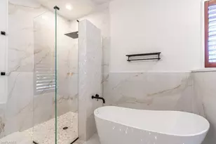 1160 8th St S, Naples, FL 34102 - Photo 11