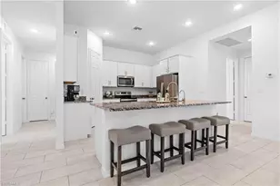 209 SW 10th Pl, Cape Coral, FL 33991 - Photo 15