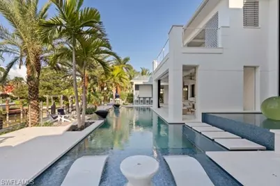 2201 Shad Ct, Naples, FL 34102 - Photo 15