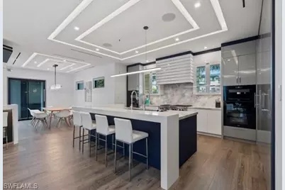 2201 Shad Ct, Naples, FL 34102 - Photo 7