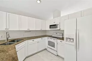 810 7th St SW, Naples, FL 34117 - Photo 7