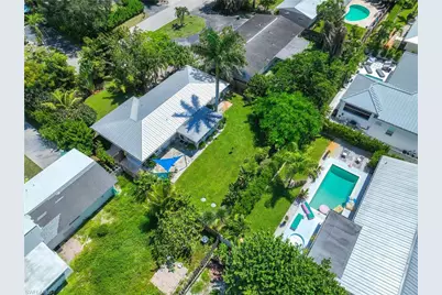 1304 Milano Dr, Naples, FL 34103 - Photo 27