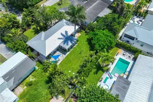 1304 Milano Dr, Naples, FL 34103 - Photo 27