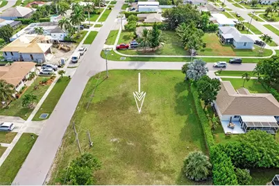 276 Tahiti Rd, Marco Island, FL 34145 - Photo 11