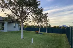 309 NW 22nd Pl, Cape Coral, FL 33993 - Photo 5