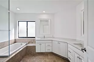 7056 Pelican Bay Blvd, Naples, FL 34108 - Photo 9