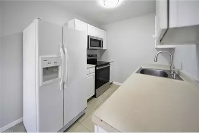 4621 Bayshore Dr #Q4, Naples, FL 34112 - Photo 5