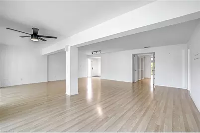 576 Retreat Dr #201, Naples, FL 34110 - Photo 13