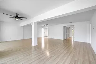 576 Retreat Dr, Naples, FL 34110 - Photo 13