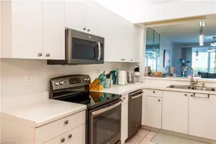 2526 Orchid Bay Dr, Naples, FL 34109 - Photo 11