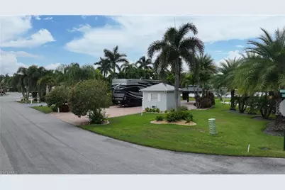 5672 Brightwood Dr, Fort Myers, FL 33905 - Photo 3