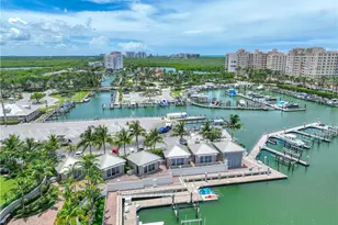 13675 Vanderbilt Dr, Naples, FL 34110 - Photo 43