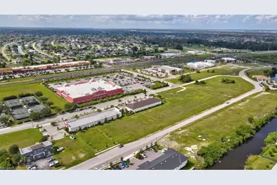 1434 SW 4th Ter, Cape Coral, FL 33991 - Photo 3