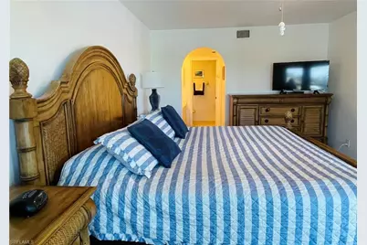 4410 Chantelle Dr #201H, Naples, FL 34112 - Photo 9