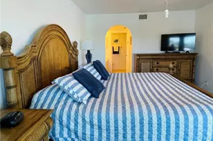 4410 Chantelle Dr, Naples, FL 34112 - Photo 9