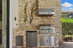 8828 Savona Ct, Naples, FL 34119 - Photo 25