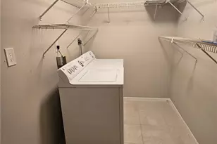 605 Squire Cir, Naples, FL 34104 - Photo 21