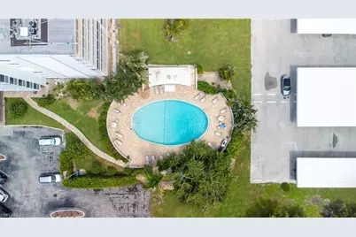 5 Bluebill Ave #105, Naples, FL 34108 - Photo 3
