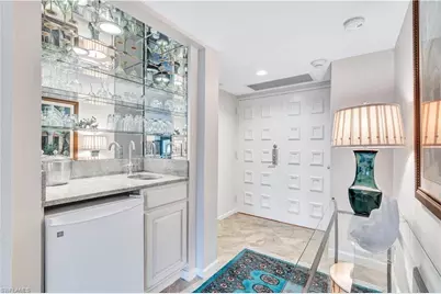 2400 Gulf Shore Blvd N #203, Naples, FL 34103 - Photo 5