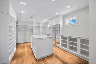 1270 Gulf Shore Blvd S, Naples, FL 34102 - Photo 17