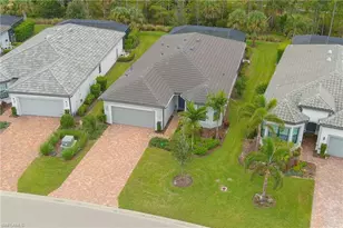 6902 Winding Cypress Dr, Naples, FL 34114 - Photo 31