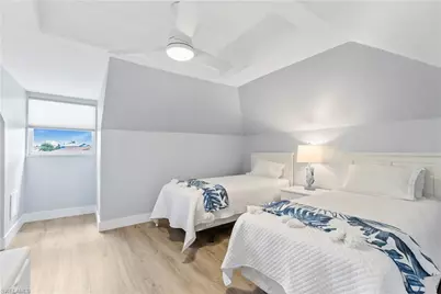 541 94th Ave N, Naples, FL 34108 - Photo 13