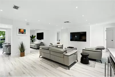 5 Glenview Manor Dr, Fort Myers Beach, FL 33931 - Photo 5