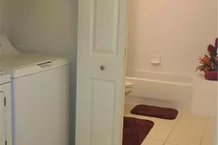 445 Robin Hood Cir, Naples, FL 34104 - Photo 9