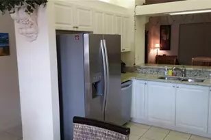 445 Robin Hood Cir, Naples, FL 34104 - Photo 5