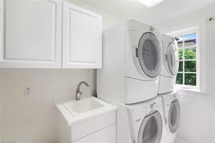 270 5th Ave S, Naples, FL 34102 - Photo 23