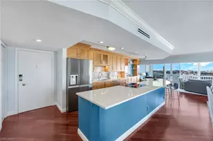 250 Park Shore Dr, Naples, FL 34103 - Photo 9