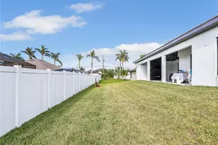 2506 SW 24th Ct, Cape Coral, FL 33914 - Photo 17