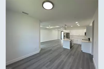 1137 Damen St E, Lehigh Acres, FL 33974 - Photo 7