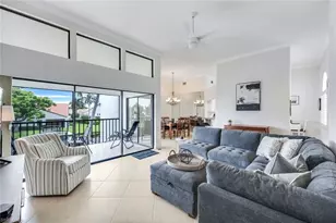 631 Beachwalk Cir, Naples, FL 34108 - Photo 3