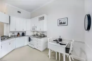 631 Beachwalk Cir, Naples, FL 34108 - Photo 5