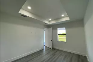 817 Newell St E, Lehigh Acres, FL 33974 - Photo 13