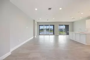 2633 Seychelles Cir, Naples, FL 34112 - Photo 3